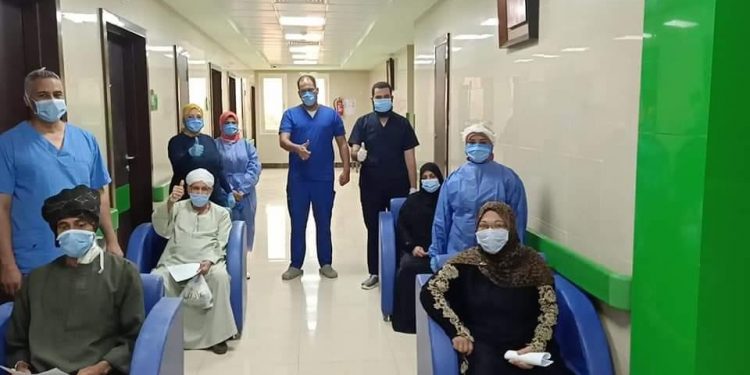 مستشفى عزل إسنا بالأقصر: خروج 21 متعافيًا من كورونا 1