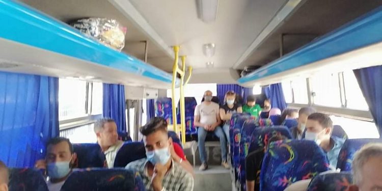 التزام النقل العام بالإسكندرية بارتداء الكمامة فى أول يوم بعد تطبيقها إجباريا 1