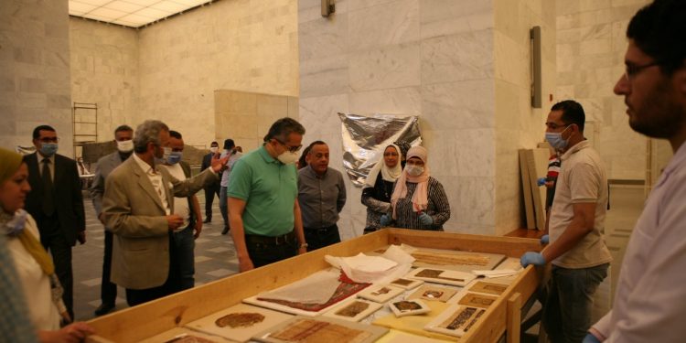 وزير السياحة يتفقد المتحف القومي للحضارة المصرية