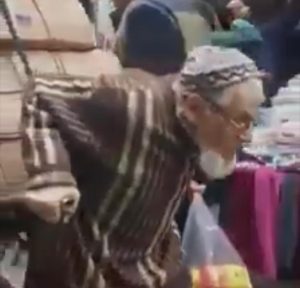 لفتة إنسانية.. الرئيس السيسي يكرم "عم صبحي" ويوجه بتلبية كافة احتياجاته| صور فيديو 2