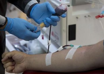 منظمة الصحة العالمية: فيروس كورونا لا ينتقل بالدم 1
