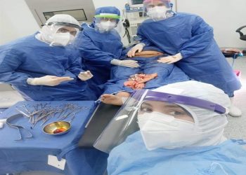 فريق طبى بـ"عزل المنيا" ينجح فى استئصال جزء من أمعاء مصابة بكورونا 5