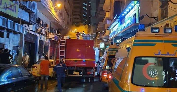 النيابة تعاين حريق مستشفى خاص للولادة بعد اندلاع حريق بها بالإسكندرية 1