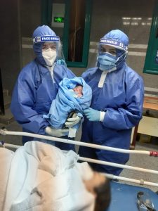 سيدة تتعافى من كورونا عقب ولادتها طفل داخل مستشفى عزل الشرقية (صور) 3