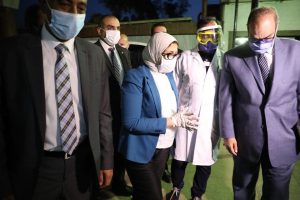 وزيرة الصحة توجه بزيادة عدد أسرة الرعاية المركزة وأجهزة التنفس الصناعي بجميع مستشفيات القاهرة (صور) 5