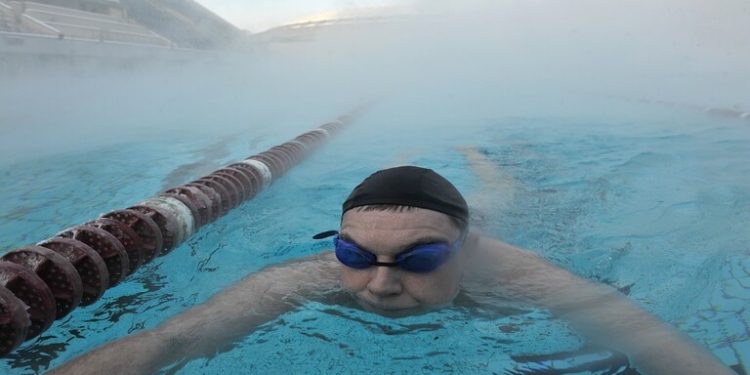 خبير روسي يستبعد الإصابة بفيروس كورونا في حمامات السباحة 1