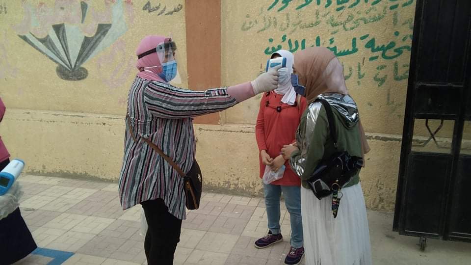بالصور.. إجراءات احترازية على لجان امتحانات الثانوية العامة بالإسكندرية قبل دخول الطلاب 6