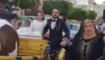 بعد تداول مقطع فيديو لحفل زفاف.. الأمن يضبط عدد من السيدات لمخالفتهن قرار حظر التجمع  2