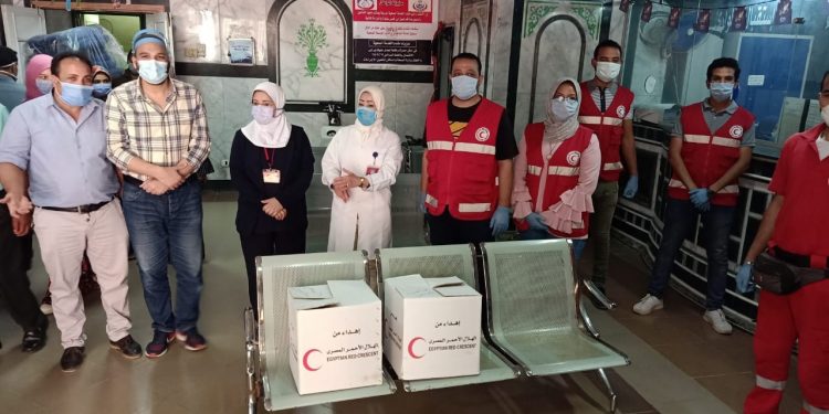 الهلال الأحمر يبدأ المرحلة الثانية من حملة "كلمة شكرا مش كفاية" لدعم الأطباء