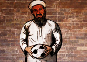 ظهور اسامة بن لادن داخل ملاعب الدوري الأنجليزي "صور" 2