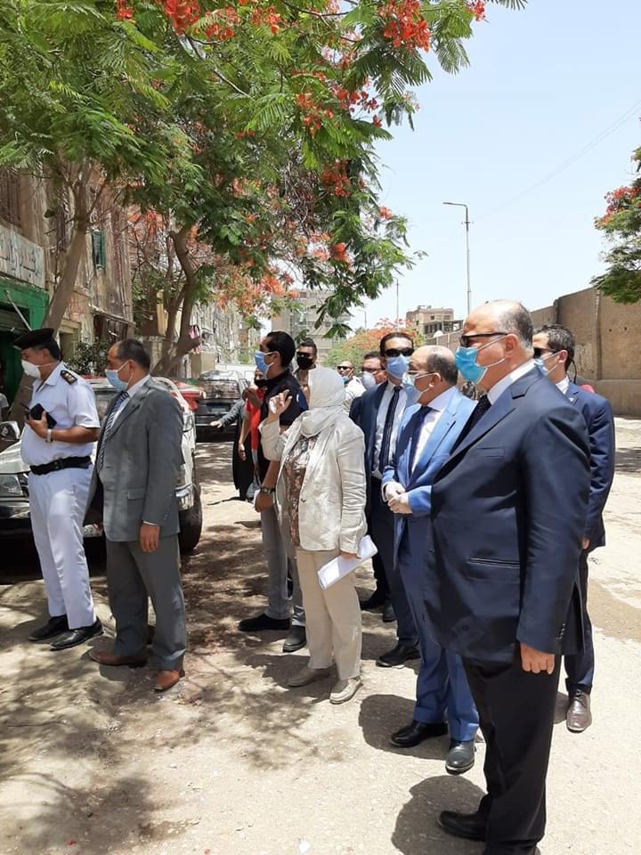وزير التنمية المحلية ومحافظ القاهرة يتفقدان أعمال إزالة الاشغالات بمستشفي 57357 1