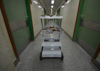 أول روبوت لخدمة مرضى كورونا