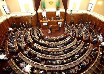 البرلمان الجزائري يصدق رسميا على قانون المالية 3