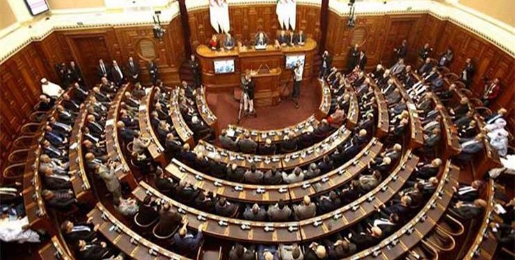 البرلمان الجزائري يصدق رسميا على قانون المالية 1