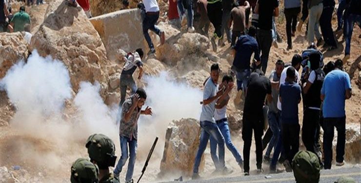 قوات الاحتلال الإسرائيلي تطلق الرصاص على شاب فلسطينى فلى بيت لحم 1
