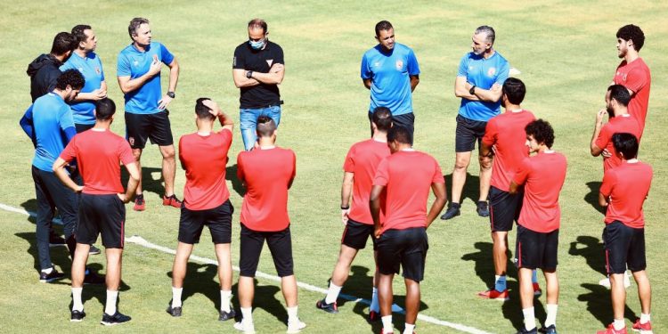 سيزا يجتمع مع المجموعة الثانية بمران الأهلي استعدادا لعودة الدوري 1