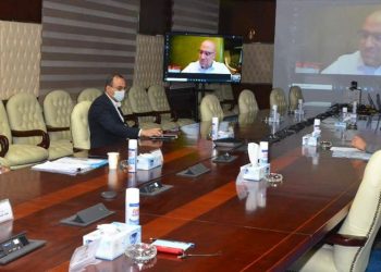 وزير الإسكان الدكتور عصام الجزار في اجتماع عبر الفيديو