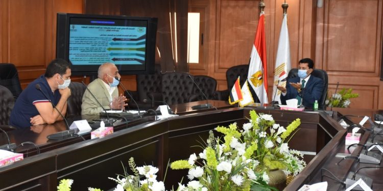 وزير الرياضة يناقش استعدادات استضافة مصر لبطولة العالم لكرة اليد