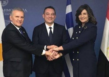 وزيرة الهجرة تعقد جلسة حوارية مع نظيريها اليوناني والقبرصي