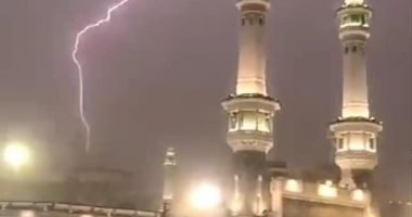 هطول أمطار غزيرة بـ"مكة والمدينة المنورة".. صور وفيديو 1