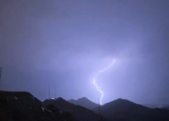 سقوط أمطار على منى وومكة المكرمة بليلة عرفة.. فيديو وصور 1