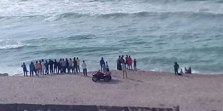 قوات الإنقاذ تواصل البحث عن غرقى شاطىء الصفا بالإسكندرية 1
