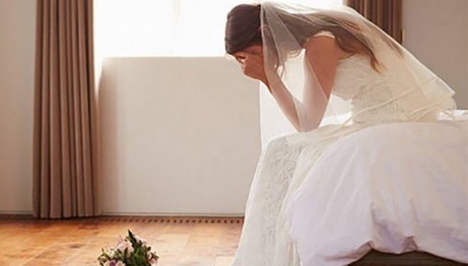 عروس تدخل في نوبة بكاء قبل زفافها بساعتين.. تعرف على السبب 1