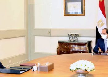 الرئيس السيسي يجتمع مع وزير الداخلية 1