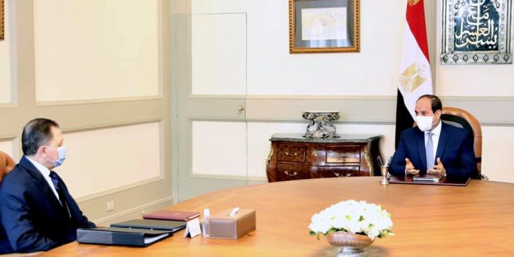 الرئيس السيسي يجتمع مع وزير الداخلية 1