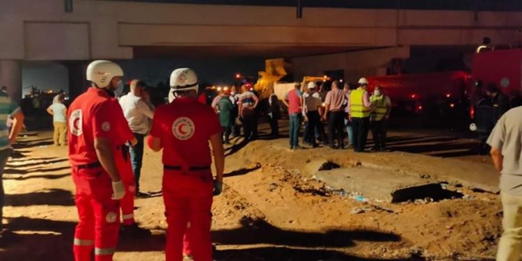 وزيرة التضامن توجه فريق الهلال الأحمر بدعم مصابي حادث طريق الإسماعيلية (صور) 1