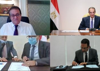 توقيع بروتوكول تعاون بين الاتصالات ووكالة الفضاء المصرية