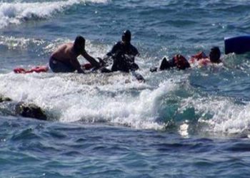 ضبط شباب حاولوا التسلل للنزول لمياه البحر غرب الإسكندرية
