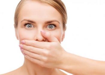 طرق طبيعية لتخلص من رائحة الفم