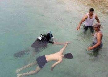 انتشال جثة شاب غرق غرب الإسكندرية 2