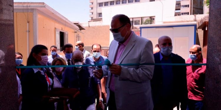 محافظ أسيوط يفتتح مستشفى الرمد بعد تطويرها بتكلفة 12مليون جنيه