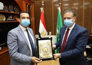 محافظ المنوفية يستقبل رئيس جامعة مدينة السادات ويكرم مدير الأمن الوطني