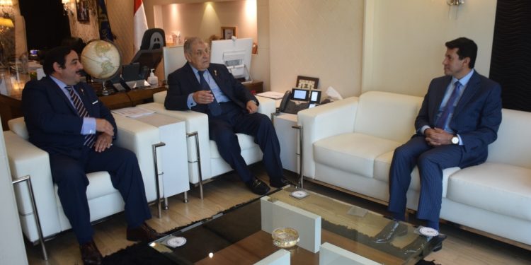 وزير الرياضة يلتقي الرئيس التنفيذي لمجموعة بيت الخبرة للتنمية الاقتصادية
