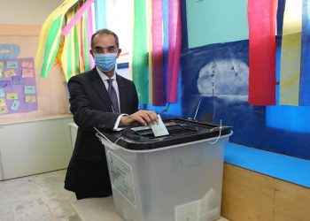 وزير الاتصالات وتكنولوجيا المعلومات يدلي بصوته في انتخابات مجلس الشيوخ 6