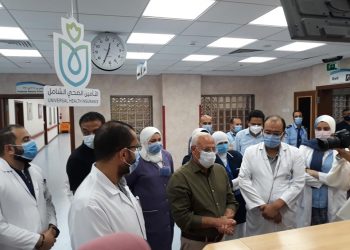 محافظ بورسعيد يطمأن على المرضى بمستشفى  النصر التخصصى 3