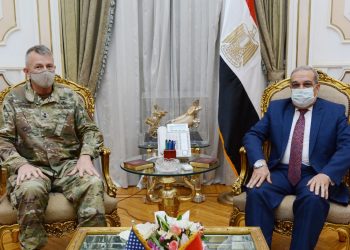 تفاصيل لقاء وزير الإنتاج الحربي مع ملحق الدفاع العسكري بالسفارة الأمريكية بالقاهرة (ًصور) 5