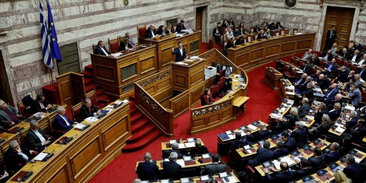 البرلمان اليوناني يوافق على اتفاقية ترسيم الحدود مع مصر 1