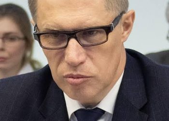 وزير الصحة الروسي ينفي الشائعات المثارة حول لقاح كورونا 1