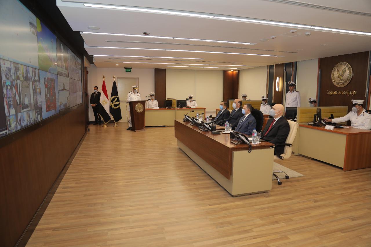 بالصور ..وزير الداخلية يتابع إجراءات تأمين الانتخابات من غرفة العمليات 4