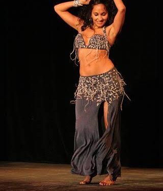 راقصة مصرية