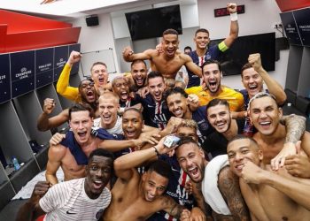 احتفالات صاخبة في باريس بتأهل «سان جريمان» لنهائي دوري الأبطال 1