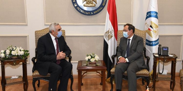 استعداد قطاع البترول المصري لتعزيز تواجد شركاته بالعراق