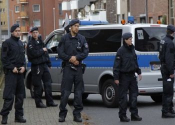 الشرطة الألمانية تبدأ حملة مداهمات في فيستفاليا للقضاء على العصابات 5