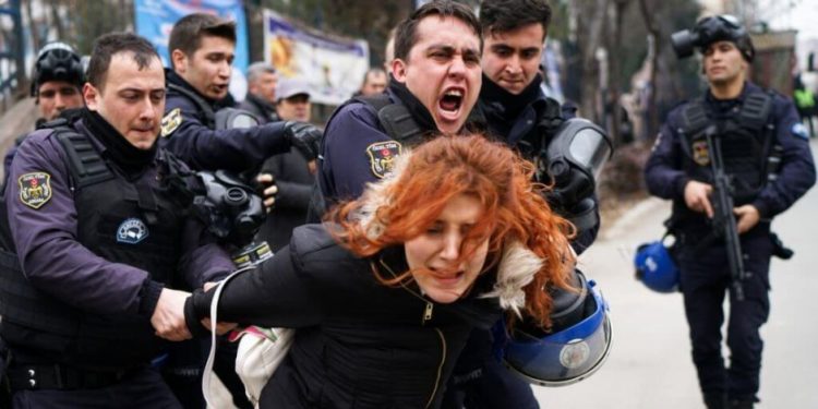 النساء في سجون تركيا