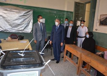 محافظ المنيا يتفقد لجان انتخابات الشيوخ لليوم الثاني