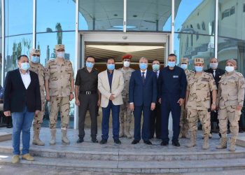 محافظ المنيا يزور المستشفى العسكري ومركز القوات المسلحة لعلاج الأورام 3